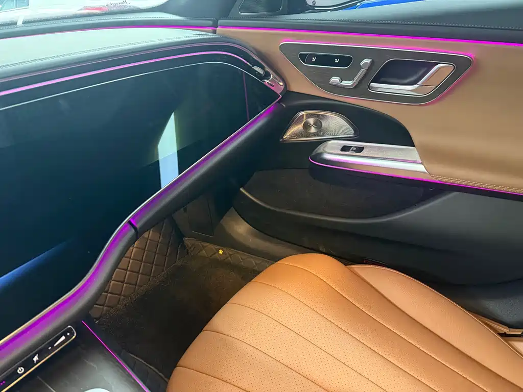 Mercedes-Benz E-Class — миниатюра 10