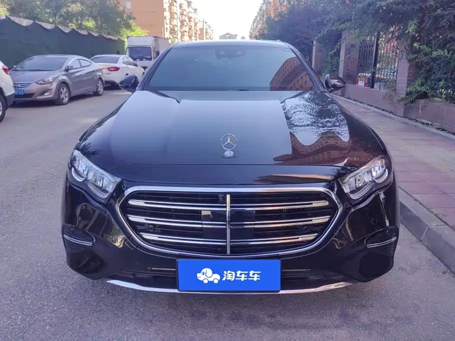 Mercedes-Benz E-Class — миниатюра 2