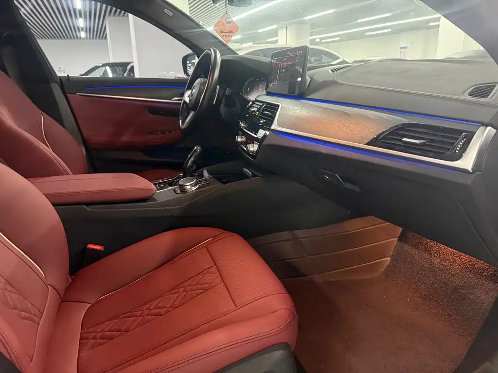 BMW 5 Series — миниатюра 10