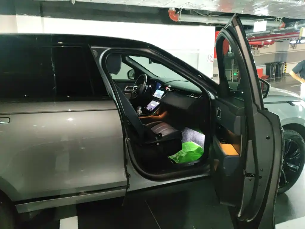 Land Rover Velar — миниатюра 19