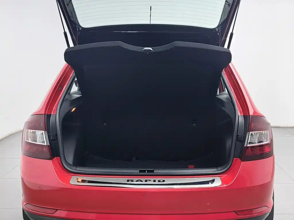 Skoda Rapid Spaceback — миниатюра 16