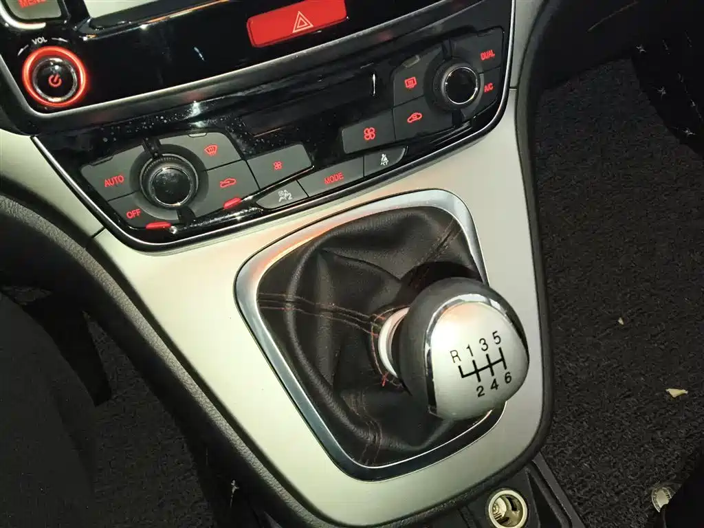 Haval M6 2017 1.5T MT Elite