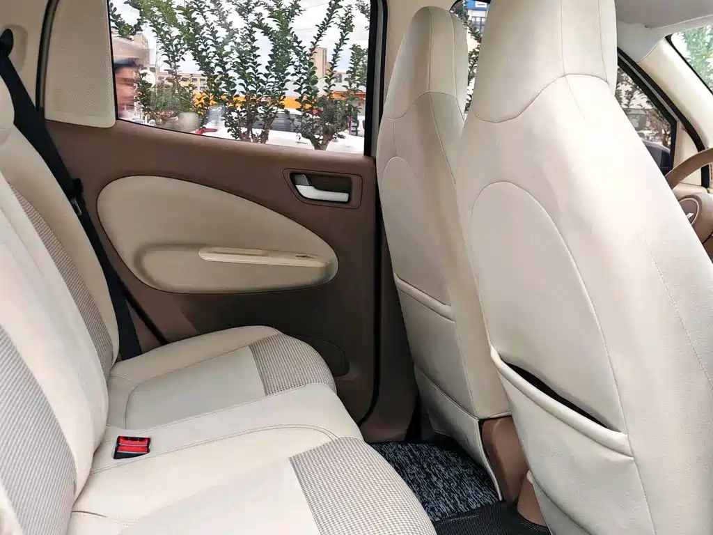 Wuling MINIEV — миниатюра 6