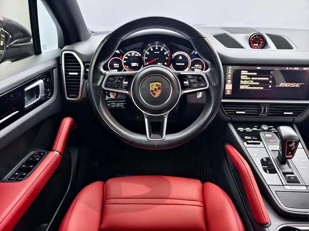 Porsche Cayenne — миниатюра 6