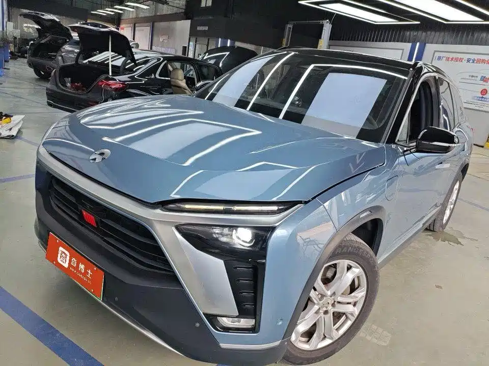 NIO ES8