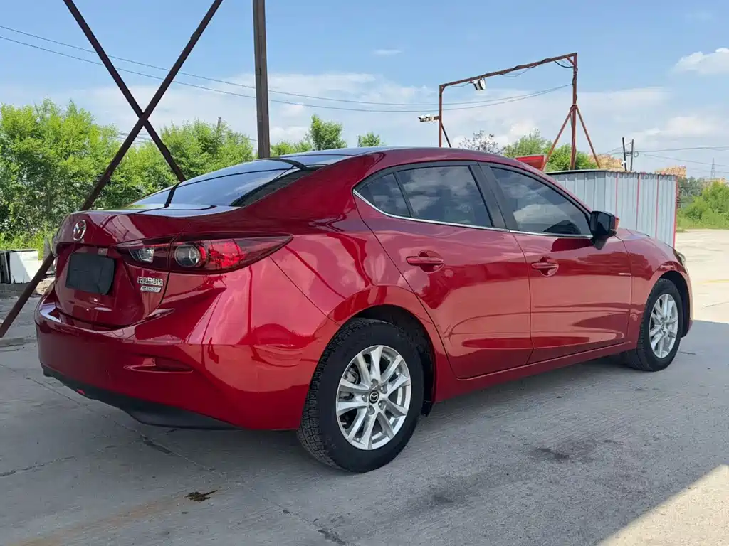 Mazda 3 Axela - фото 9