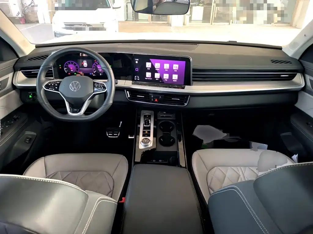 Volkswagen Tavendor 2023 380TSI R-Line