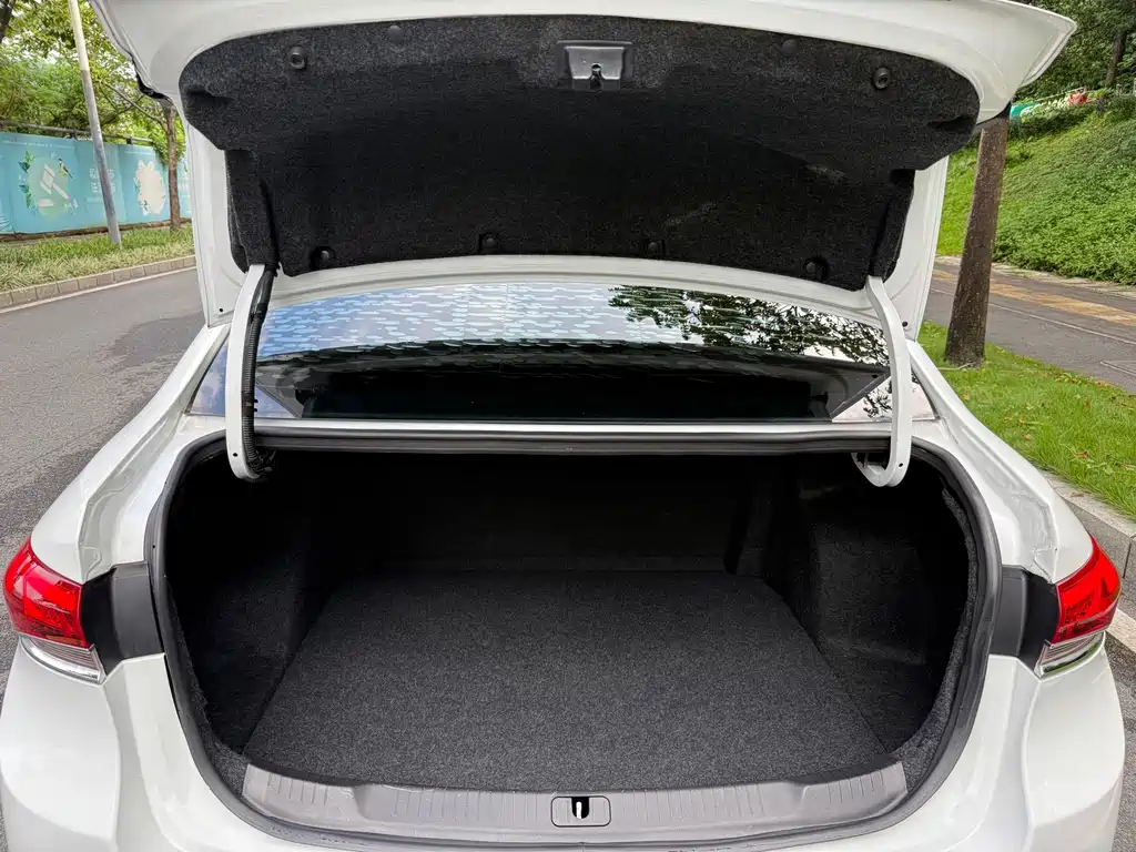 Buick Excelle — миниатюра 18