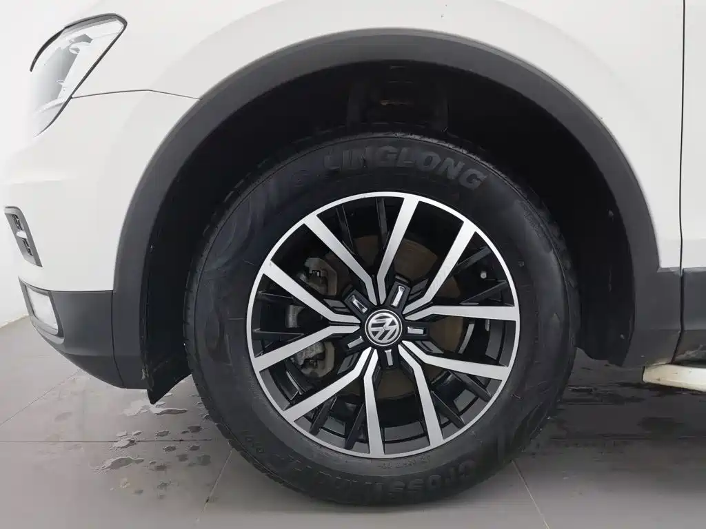 Volkswagen Tiguan L — миниатюра 17
