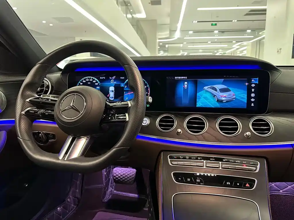 Mercedes-Benz E-Class — миниатюра 6