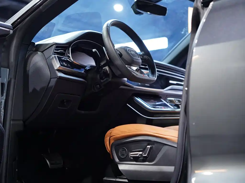 Audi RS Q8 — миниатюра 12