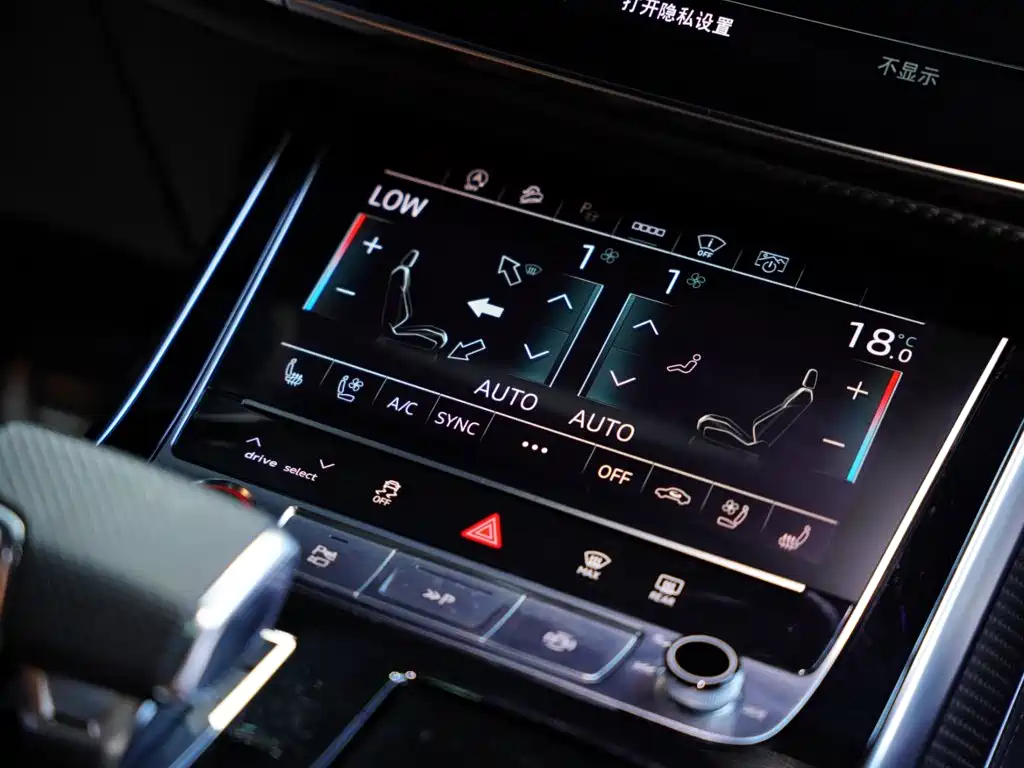 Audi RS Q8 — миниатюра 38