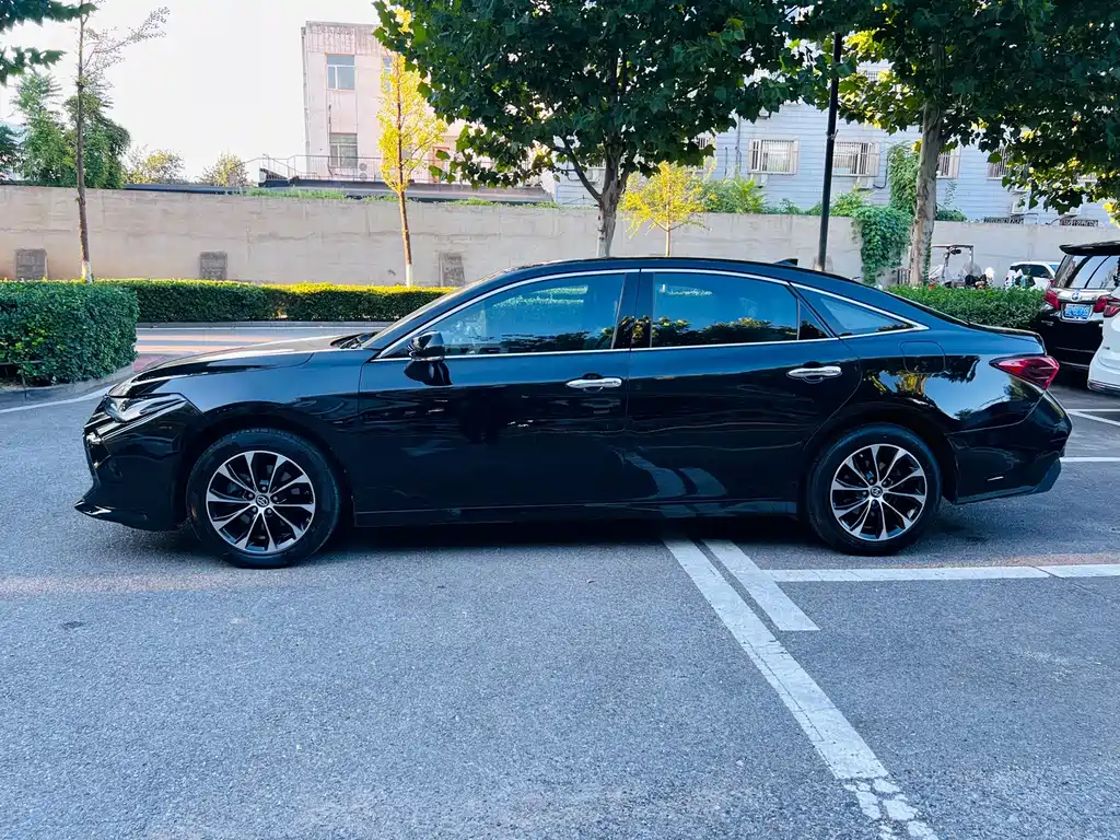 Toyota Avalon — миниатюра 5