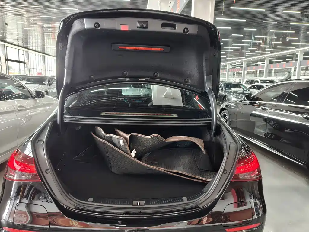 Mercedes-Benz E-Class New Energy — миниатюра 16