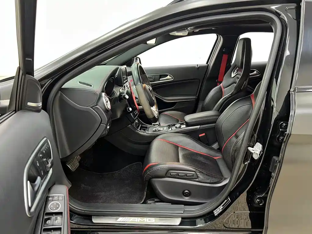 Mercedes-Benz GLA AMG — миниатюра 16