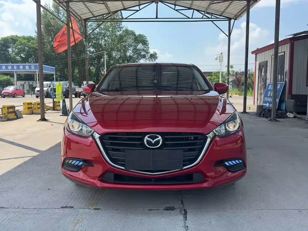 Mazda 3 Axela - фото 2
