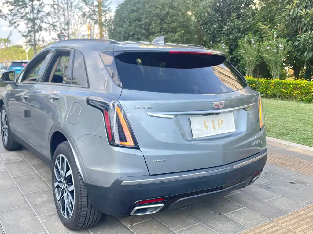 CADILLAC XT5