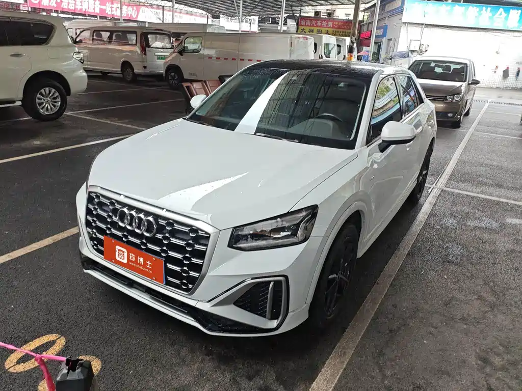Audi Q2L 2023