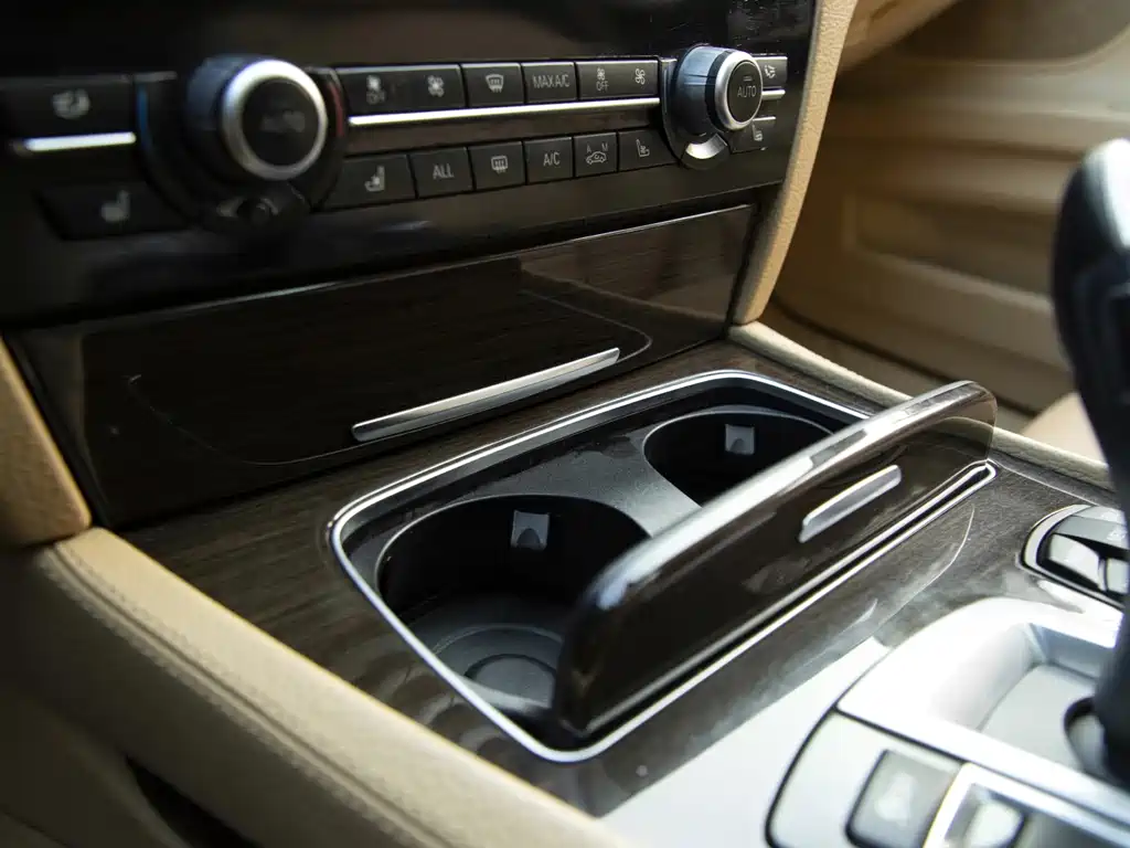 BMW 7 Series — миниатюра 25