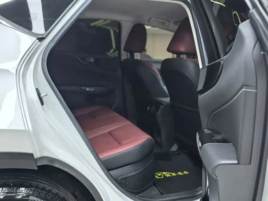 Lexus NX — миниатюра 13