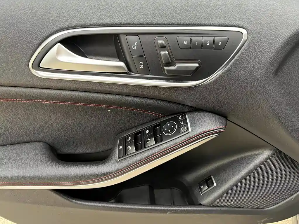 Mercedes-Benz GLA AMG — миниатюра 12