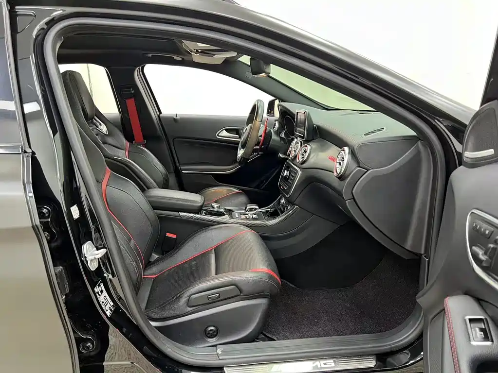 Mercedes-Benz GLA AMG — миниатюра 28