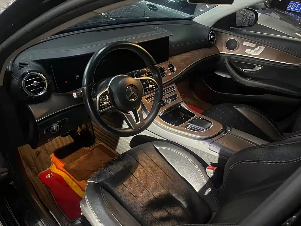 MERCEDES-BENZ E CLASS