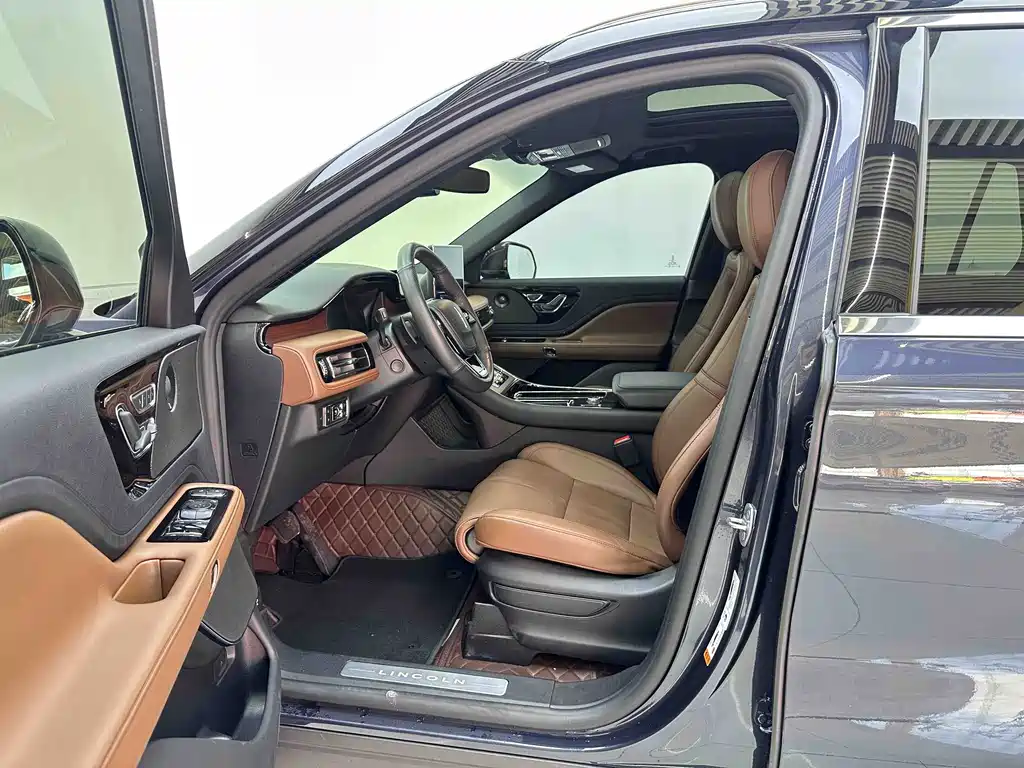 Lincoln Aviator — миниатюра 9