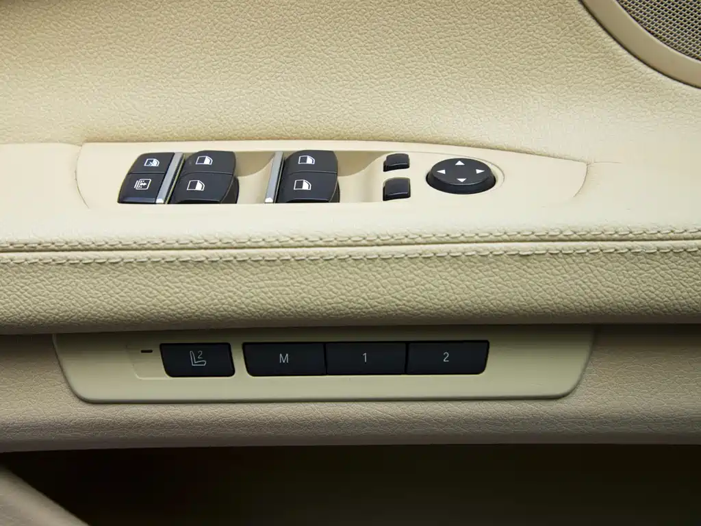 BMW 7 Series — миниатюра 15