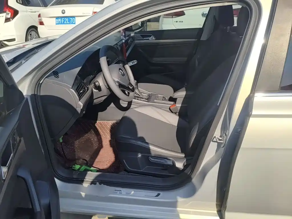 Volkswagen Lavida — миниатюра 15