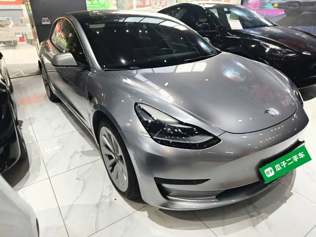 Tesla Model 3 — миниатюра 4