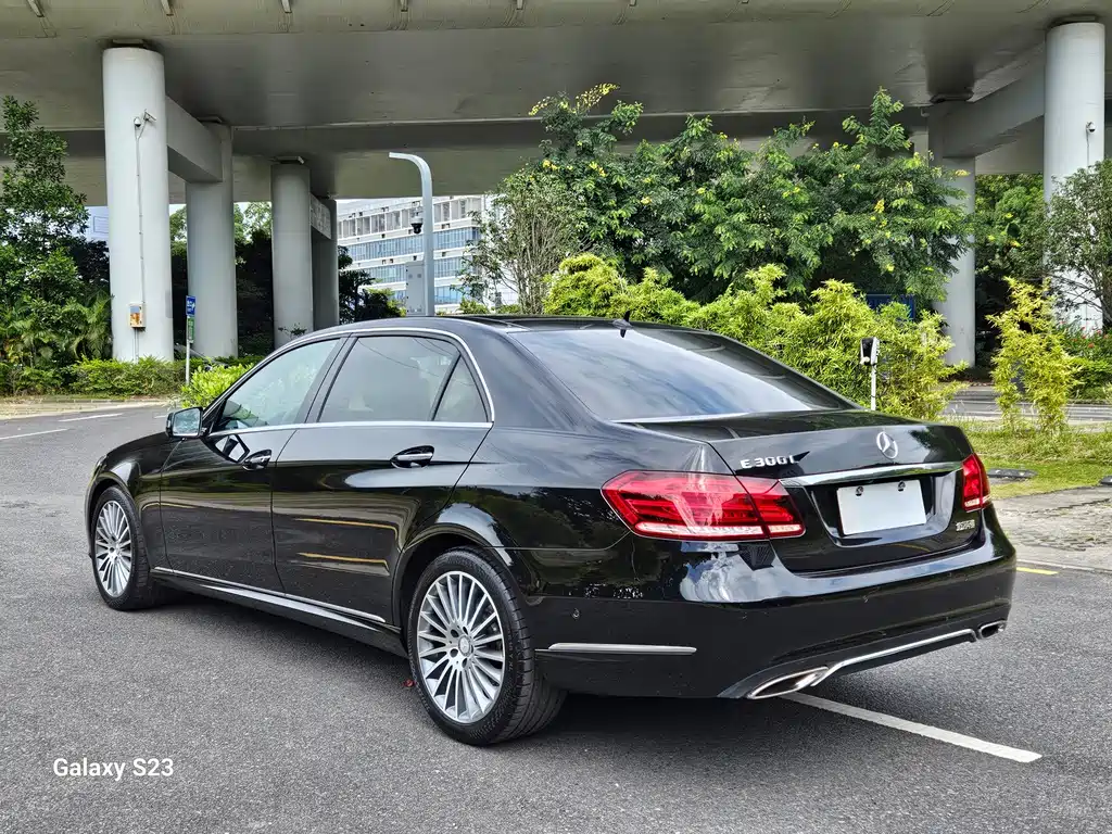 Mercedes-Benz E-Class — миниатюра 4