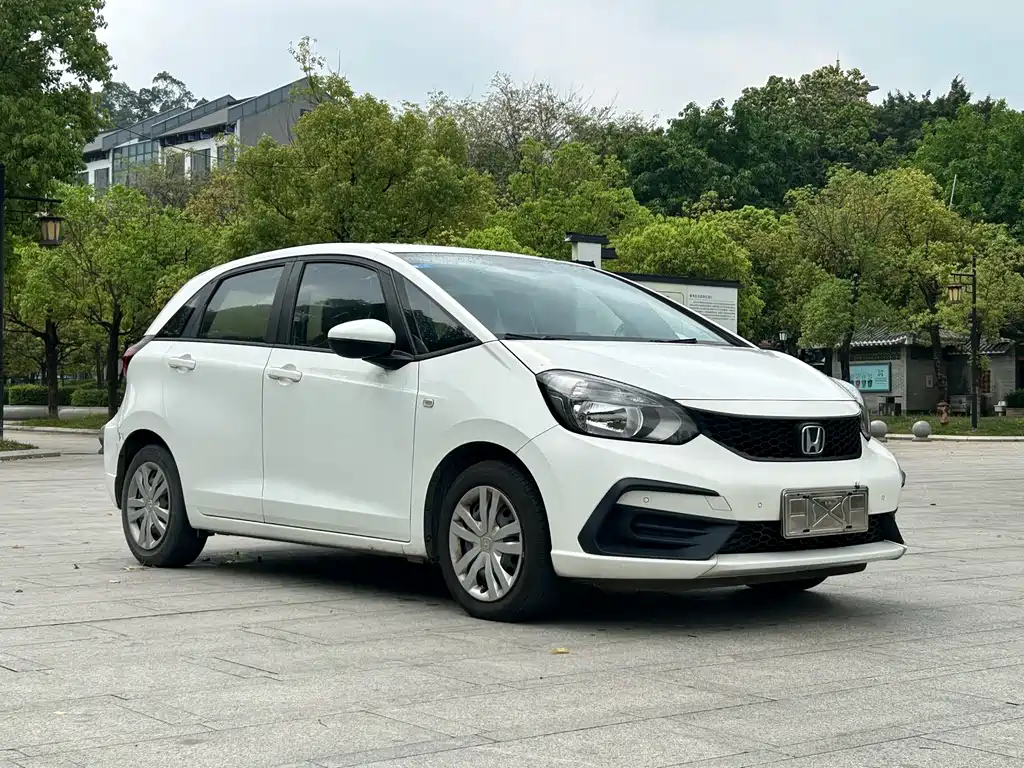 Honda Fit - фото 3