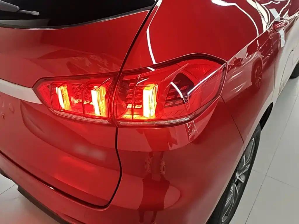Wey Wey VV5 — миниатюра 8
