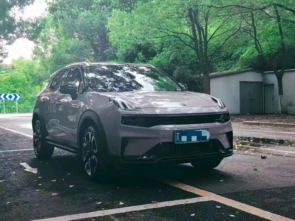 Lynk & Co 06 — миниатюра 3