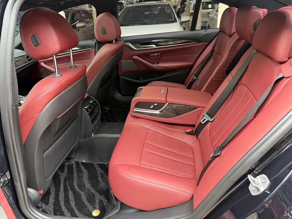BMW 5 Series — миниатюра 21