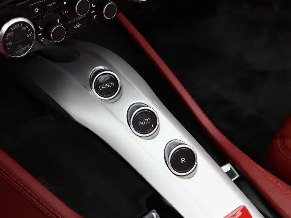 FERRARI CALIFORNIA T