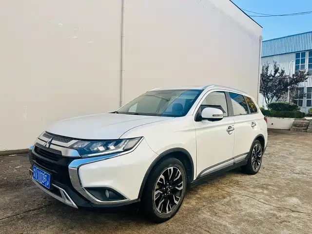 MITSUBISHI OUTLANDER 2020