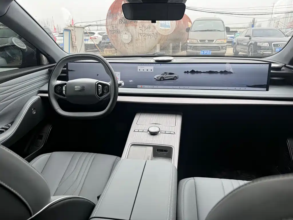 GEELY GALAXY GALAXY E8