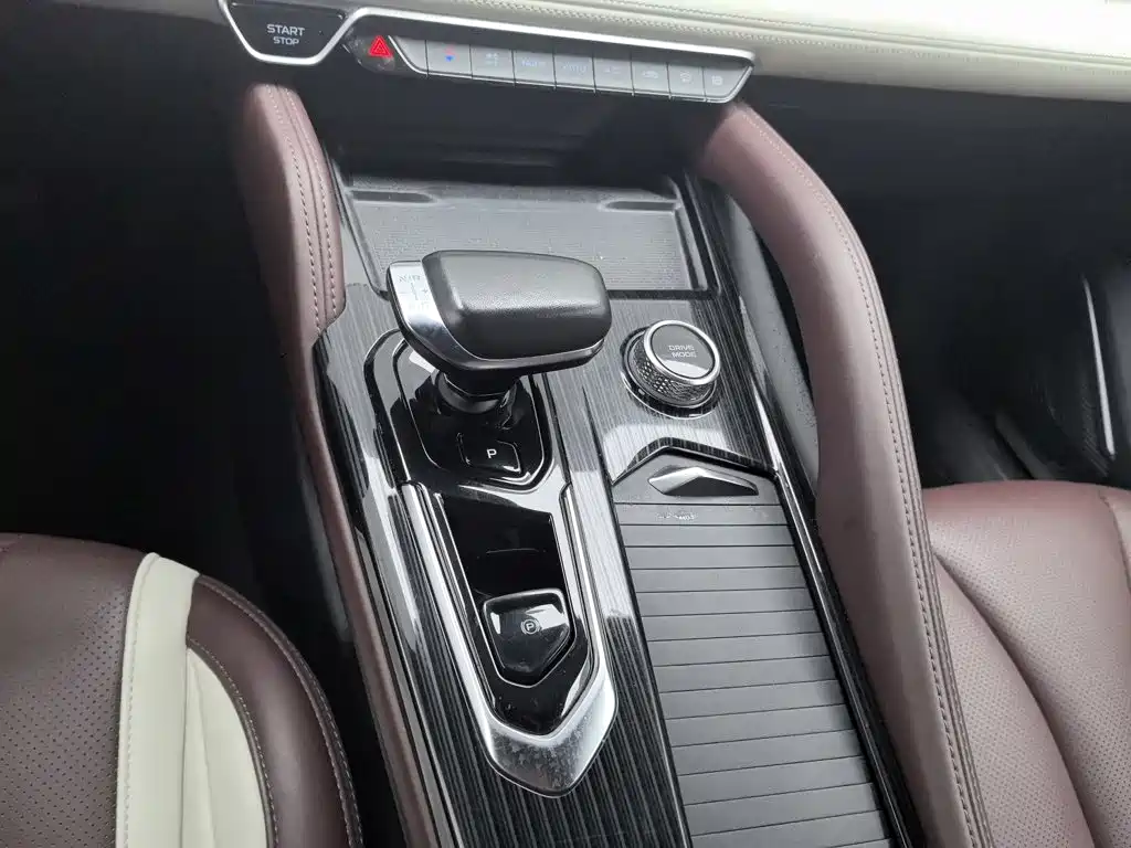 Geely Xingyue L — миниатюра 13