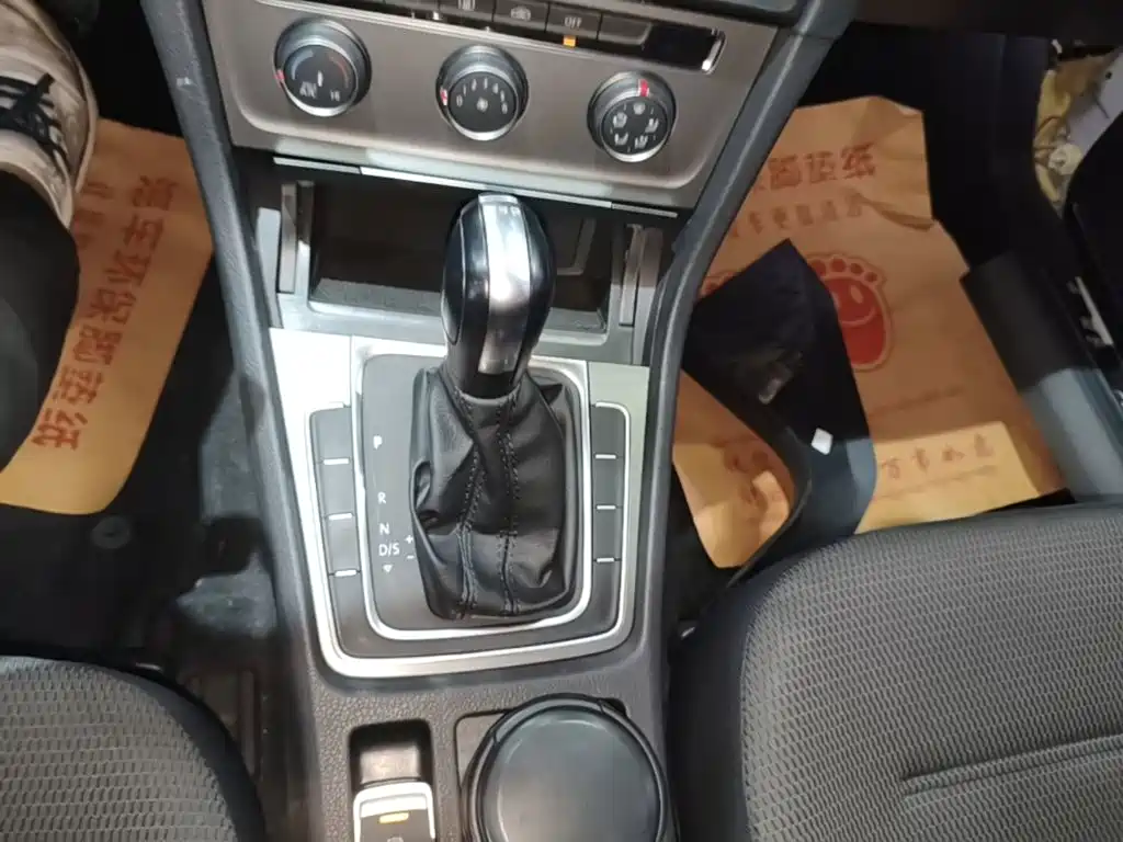 Volkswagen Golf — миниатюра 14
