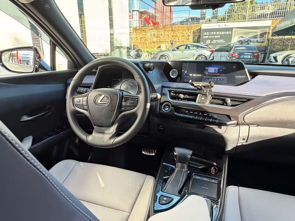 Lexus UX — миниатюра 15