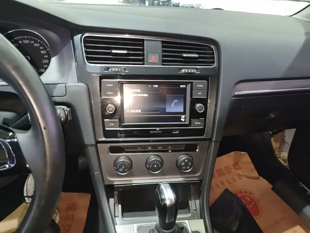 Volkswagen Golf — миниатюра 13