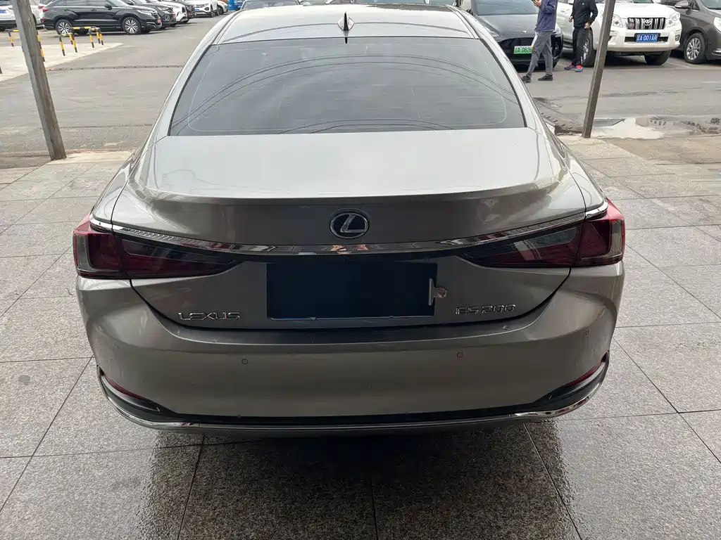 Lexus ES — миниатюра 8