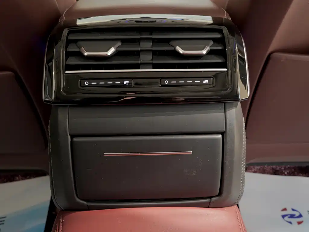 Audi A8 — миниатюра 12