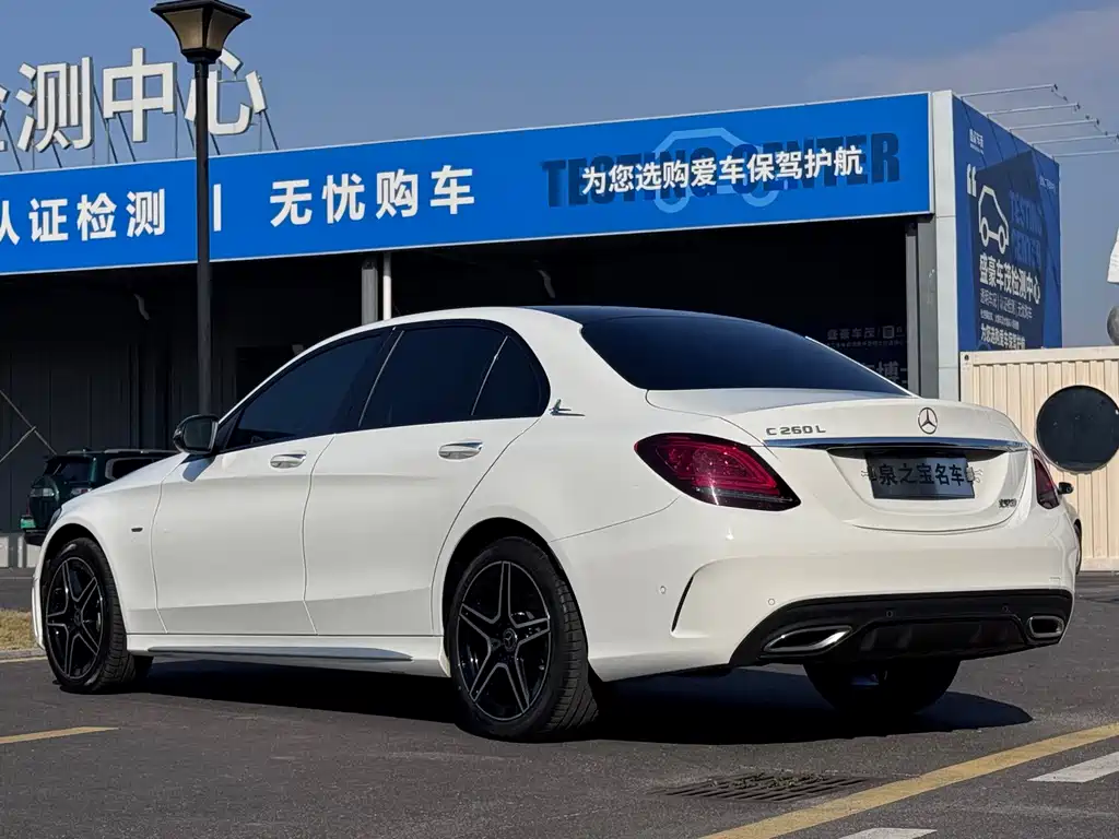 Mercedes-Benz C-Class — миниатюра 6
