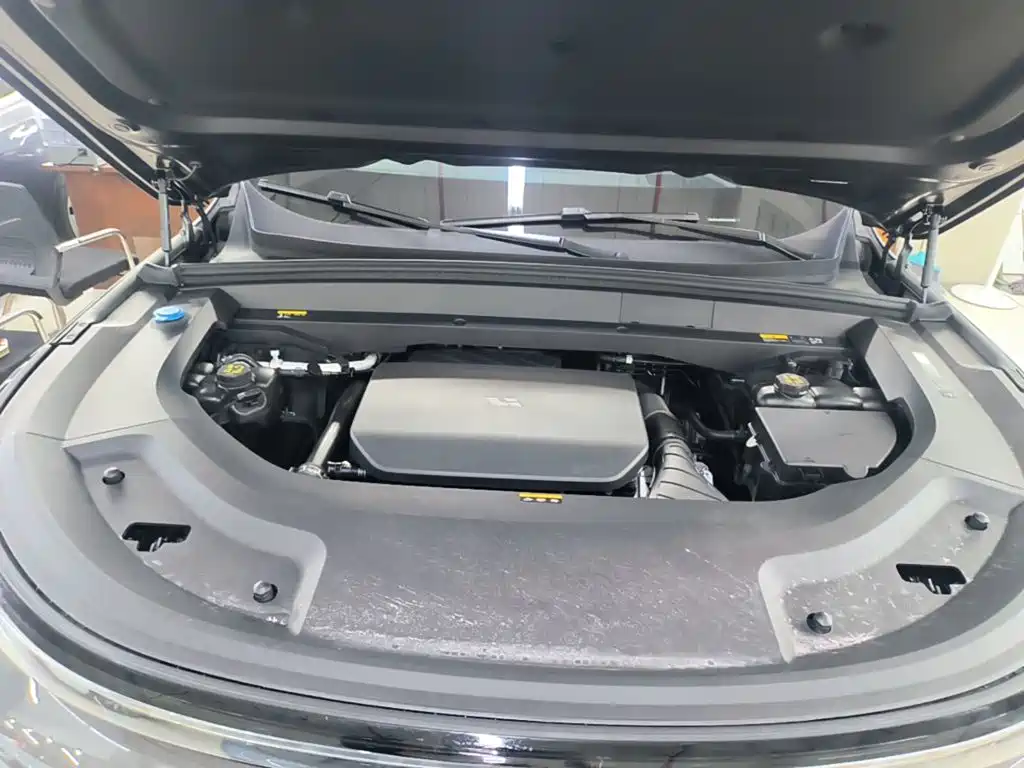 Li Auto Li L8 — миниатюра 20