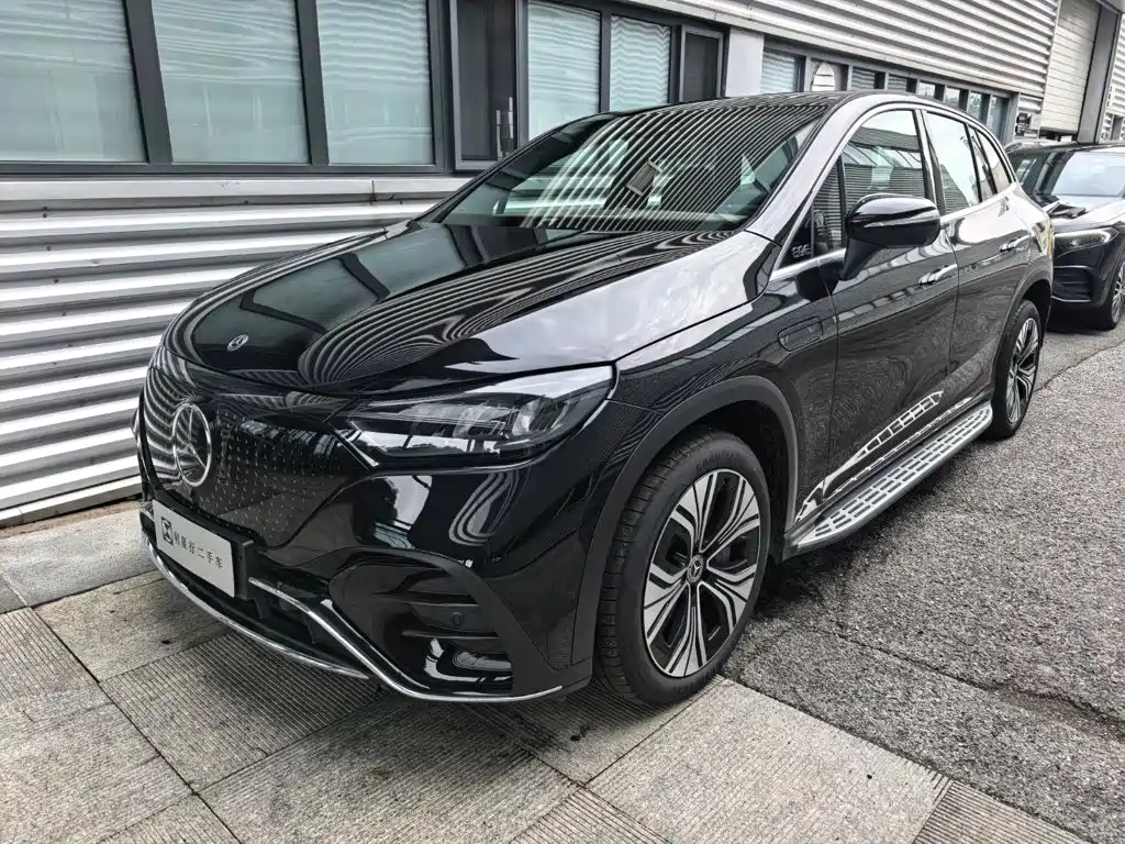 Mercedes-Benz EQE SUV