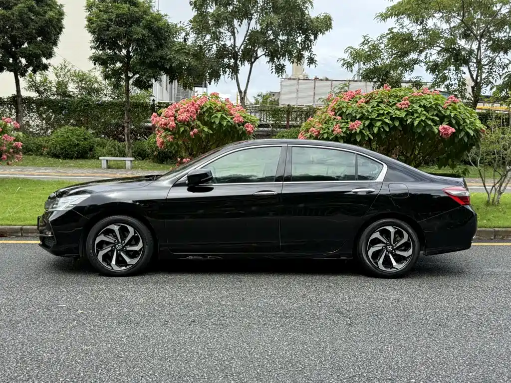 Honda Accord — миниатюра 4