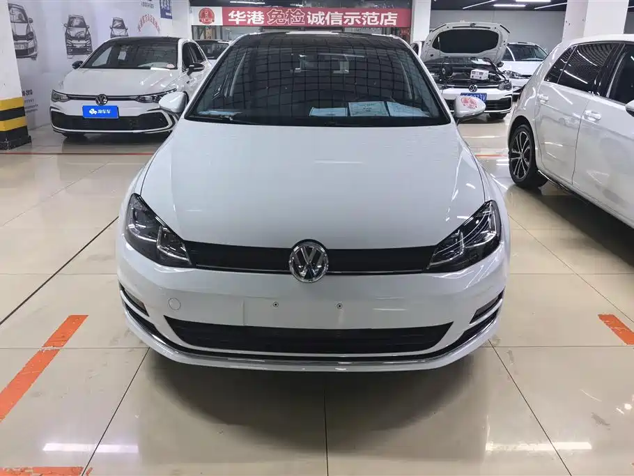 Volkswagen Golf 2016 230TSI AT Luxury